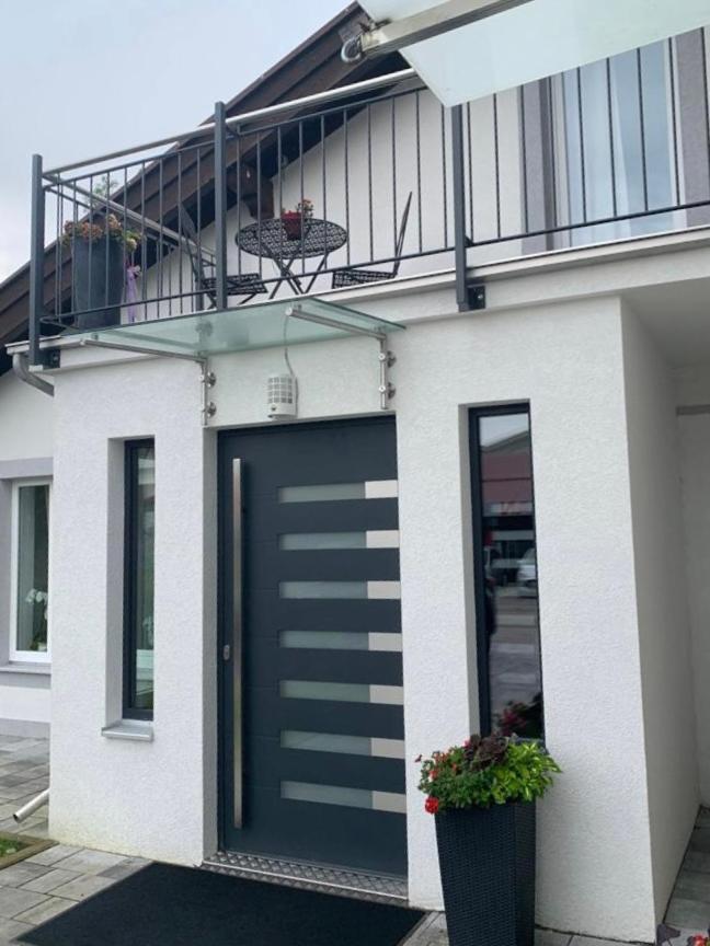 פידינג Ferienwohnung Bullaku מראה חיצוני תמונה